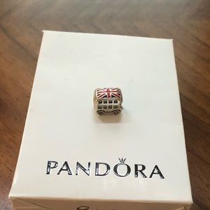 NWOT Pandora double decker bus / UK 🇬🇧 charm